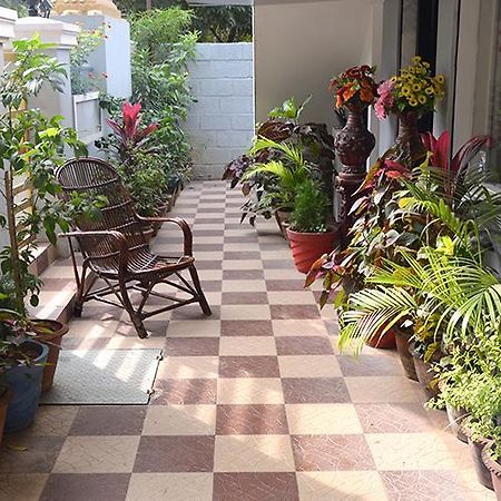 Suryas Guest House Chennai Eksteriør bilde
